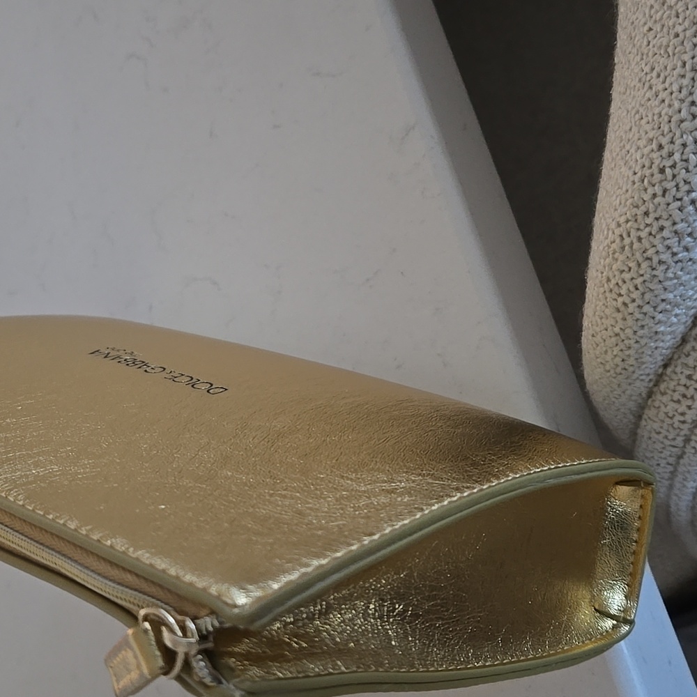New never used Dolce and Gabbana gold clutch Purse D&G Beauty Vip Clutch Bag - Picture 4 of 12